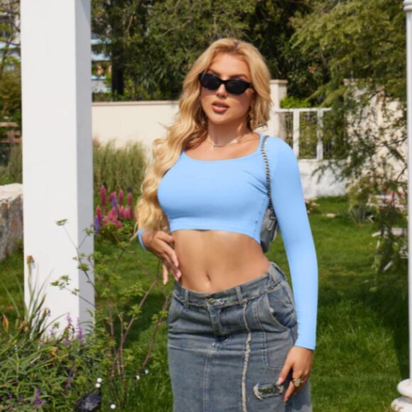 NEW - OQQ LIGHT BLUE ROUND NECK CROP TOP LONG SLEEVE - LARGE - Picture 1 of 7